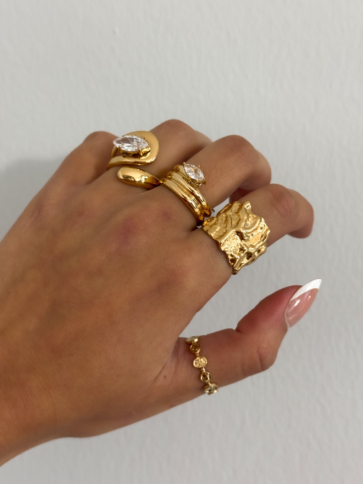 Eloria Textured Band