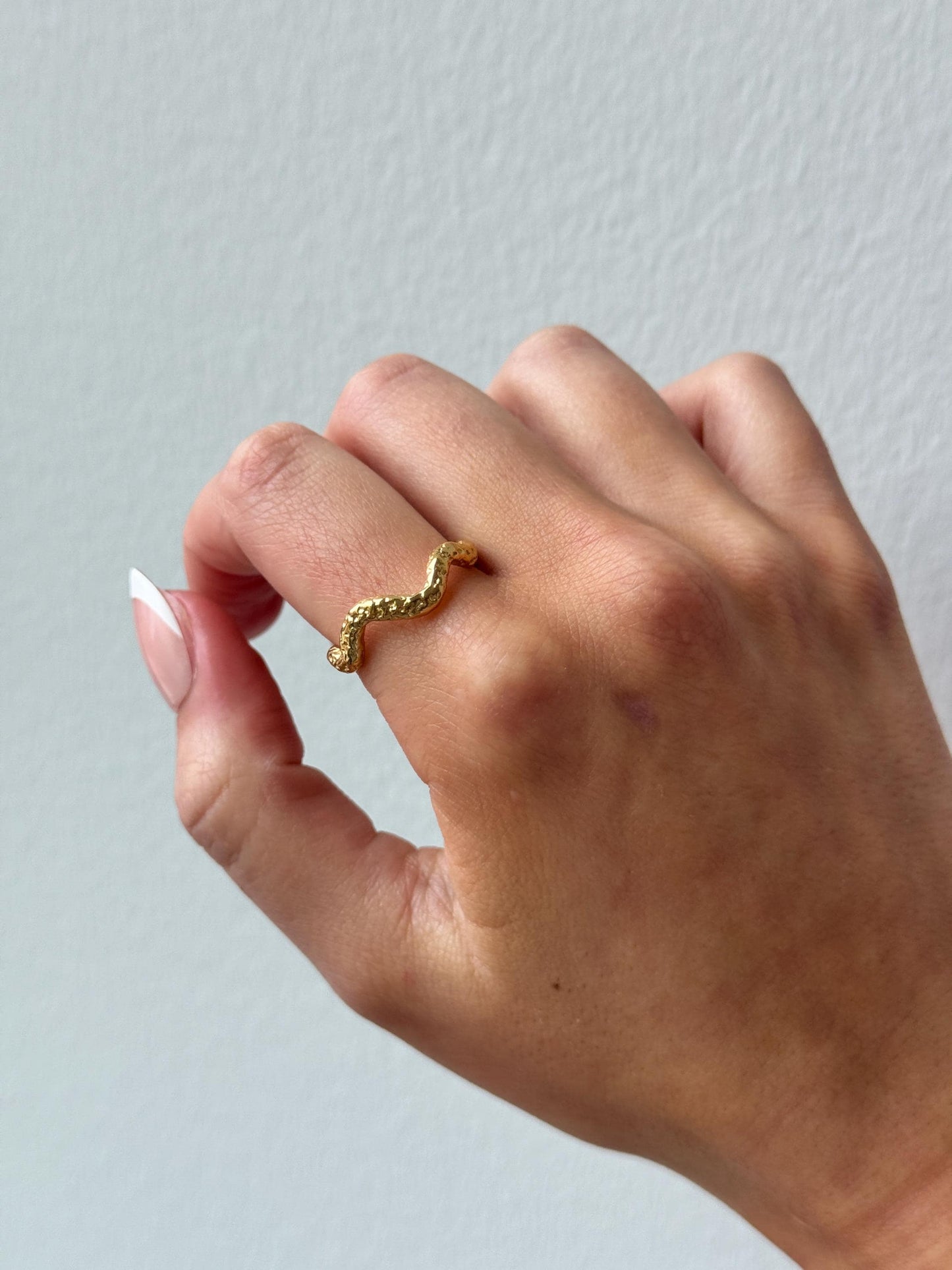 Gold Wave Ring, chunky gold band ring for women, gold vintage ring, stackable ring gift for her, hammered textured ring, wavy statement ring