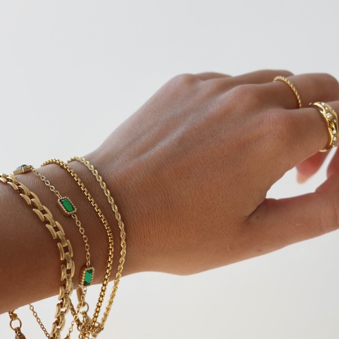 Safia Emerald Stone Bracelet