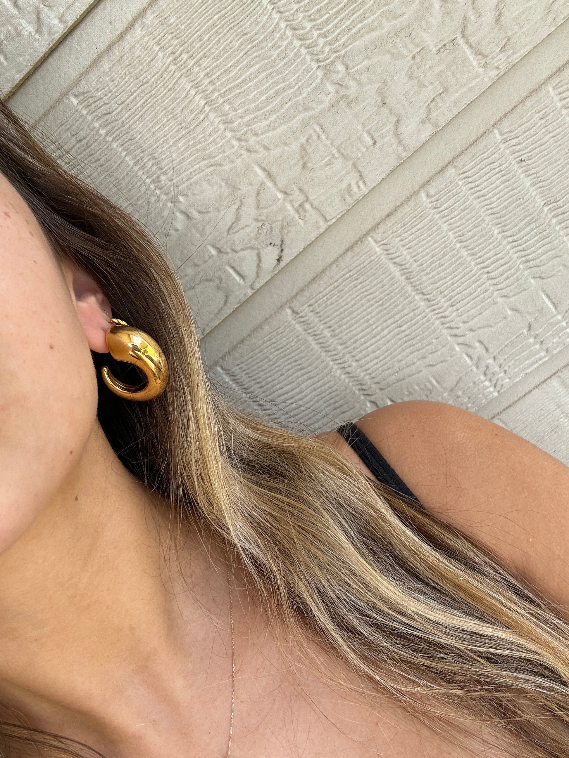 Wide hoop earrings, chunky gold earrings, thick vintage earrings, statement large gold earrings, bold minimalist gold hoops, chunky earrings