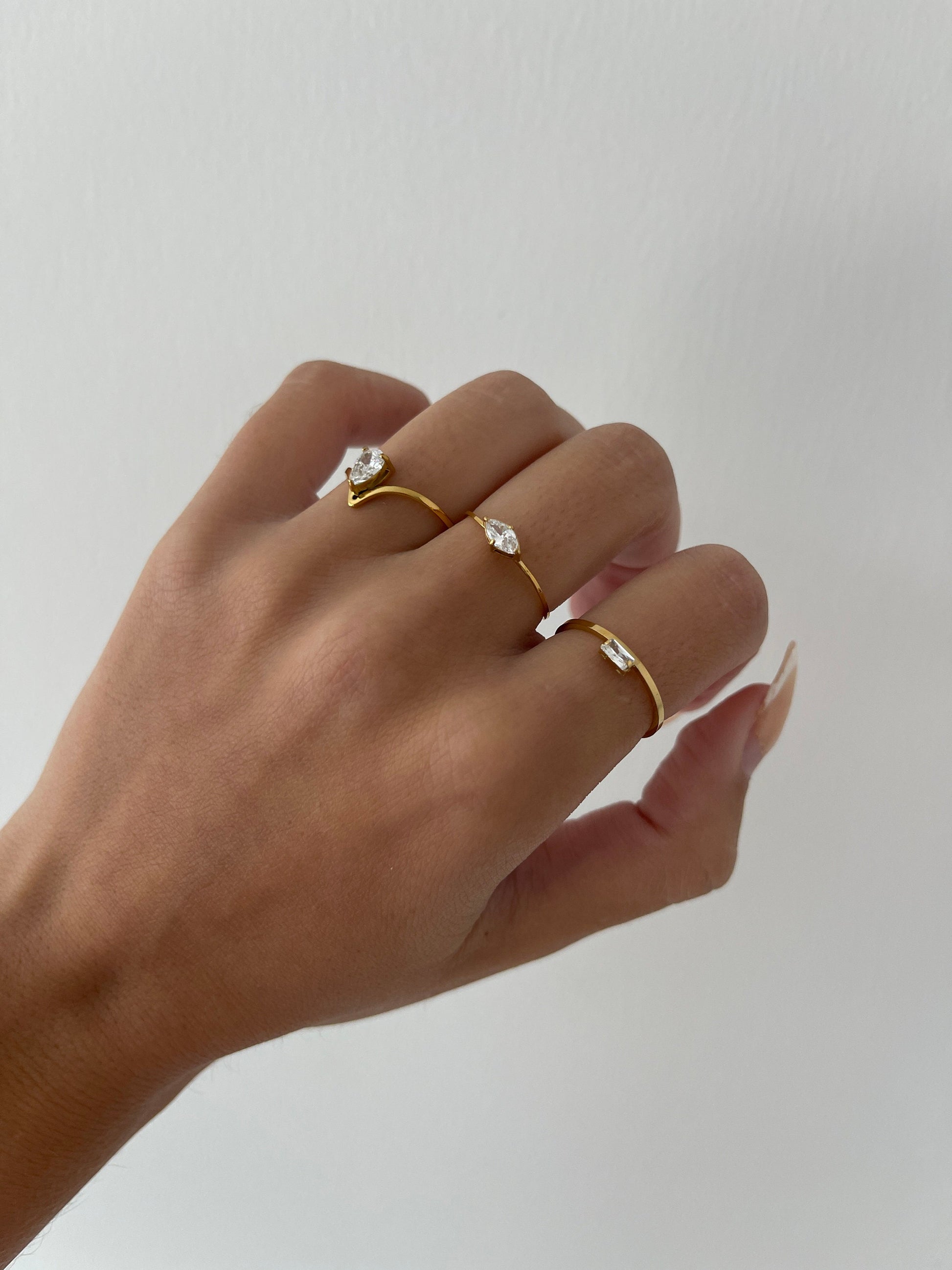 Thin dainty ring, thin gold ring with stone, dainty gold band ring, stackable ring, think gold ring band, thin gold ring band women stone