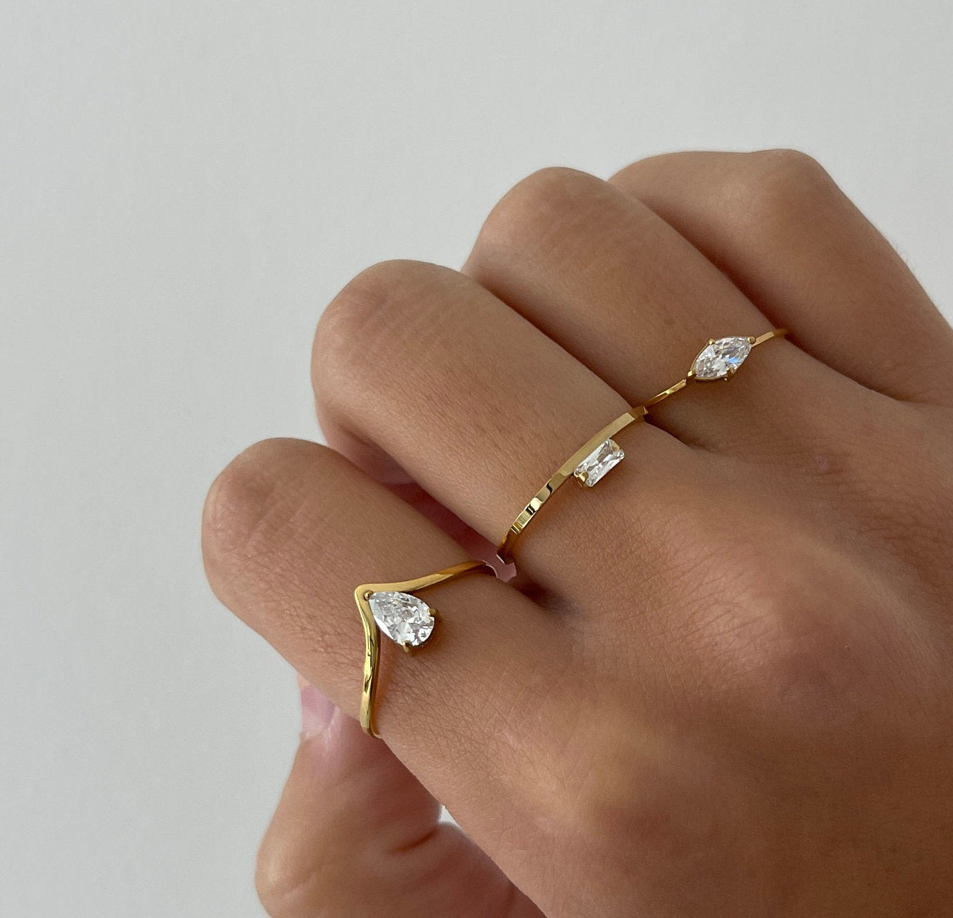 Thin dainty ring, thin gold ring with stone, dainty gold band ring, stackable ring, think gold ring band, thin gold ring band women stone