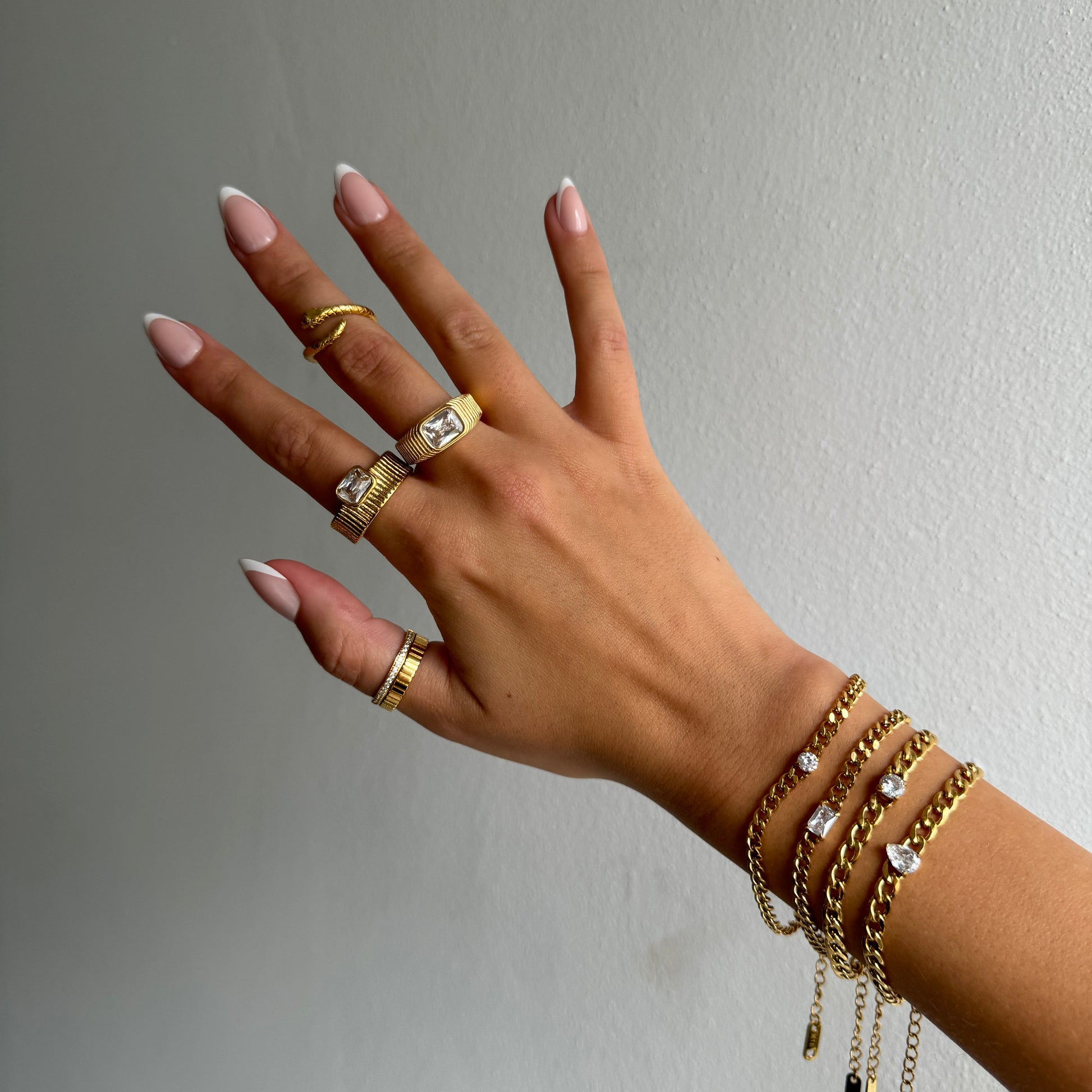 Gold snake ring, gold ring for her, serpent wrap ring, animal ring, gift for sister, dainty ring, thin gold ring, gold snake ring for women